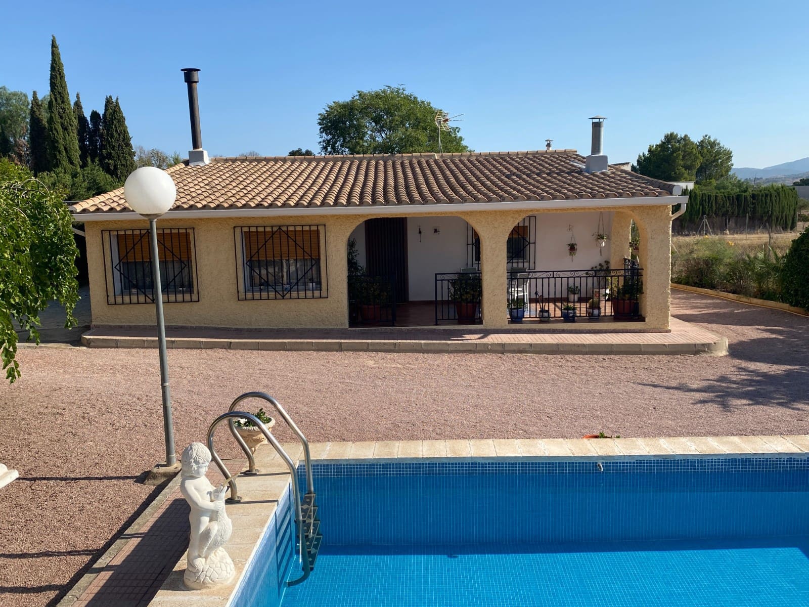 5 soverom Villa til salgs i Sax med svømmebasseng garasje - € 299 995 (Ref: 9285585)