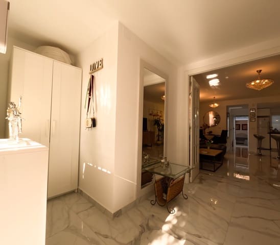 4 bedroom Townhouse for sale in Playa de los Náufragos, Torrevieja with garage - € 249,900 (Ref: 9285611)