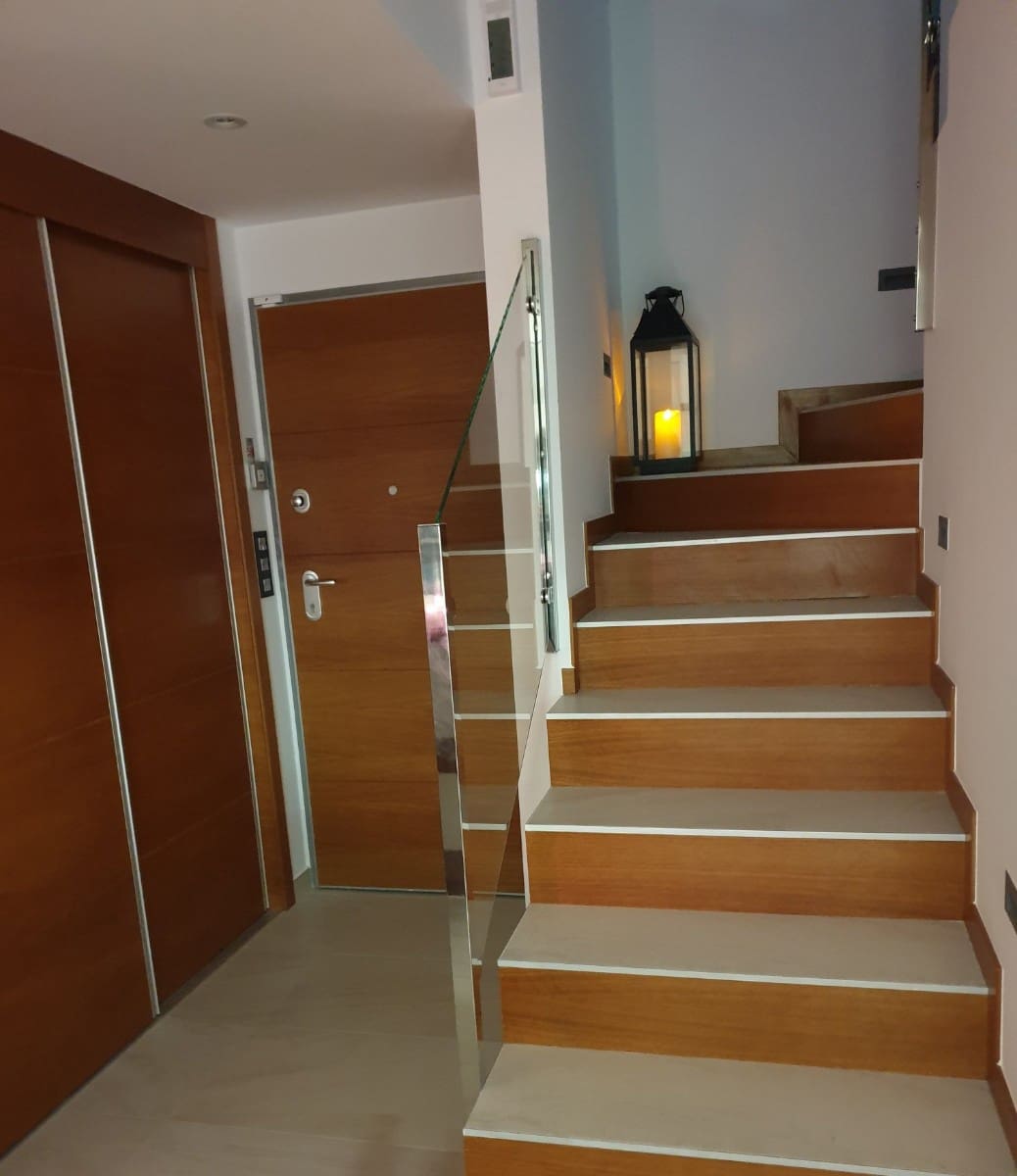 3 sypialnia Willa na sprzedaż w El Raso z basenem - 460 000 € (Ref: 9326138)