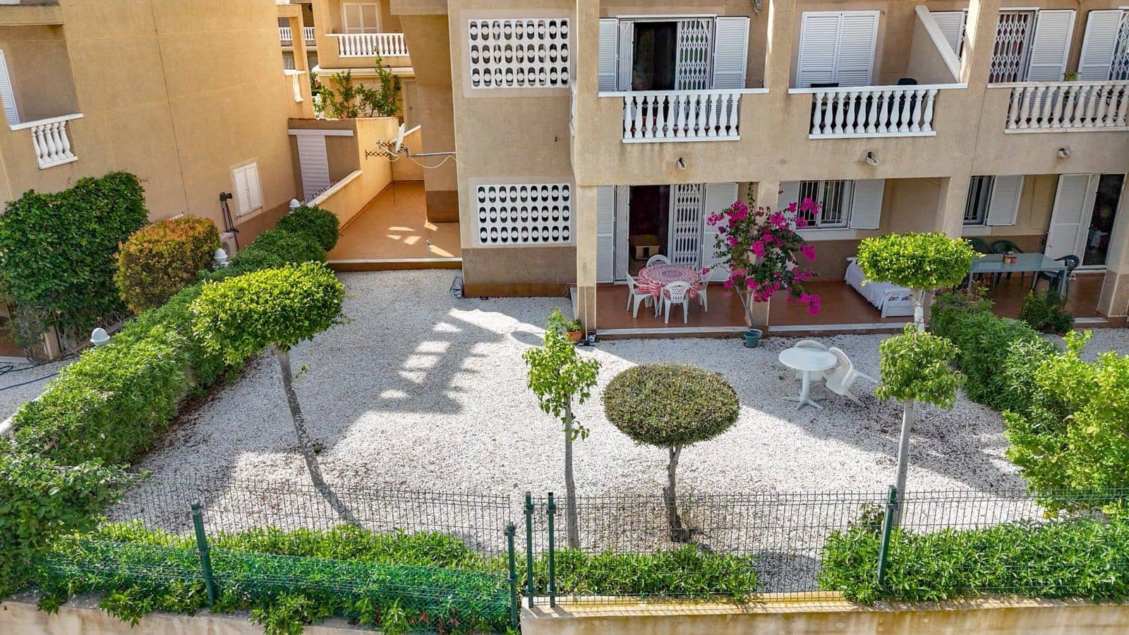 3 chambre Appartement à vendre à Playa Flamenca avec piscine garage - 273 000 € (Ref: 9330277)