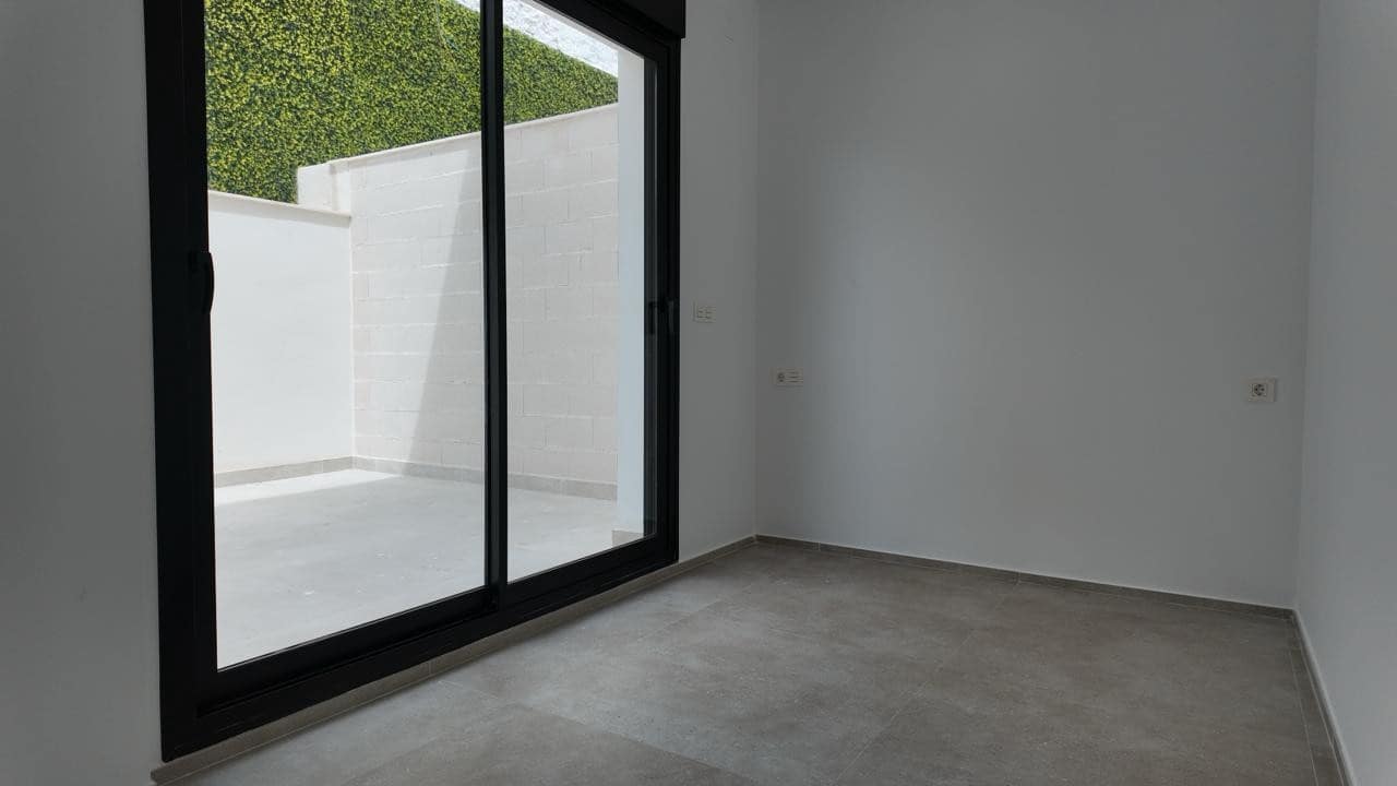 3 soveværelse Villa til salg i Alicante by med garage - € 449.000 (Ref: 9334536)