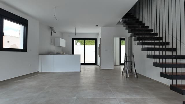 3 soveværelse Villa til salg i Vistahermosa, Alicante by med garage - € 449.000 (Ref: 9334536)