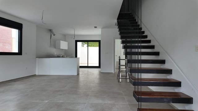 3 soveværelse Villa til salg i Vistahermosa, Alicante by med garage - € 449.000 (Ref: 9334536)