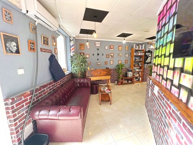 Erhverv til salg i Zona Pueblo, Guardamar del Segura - € 99.000 (Ref: 9343811)