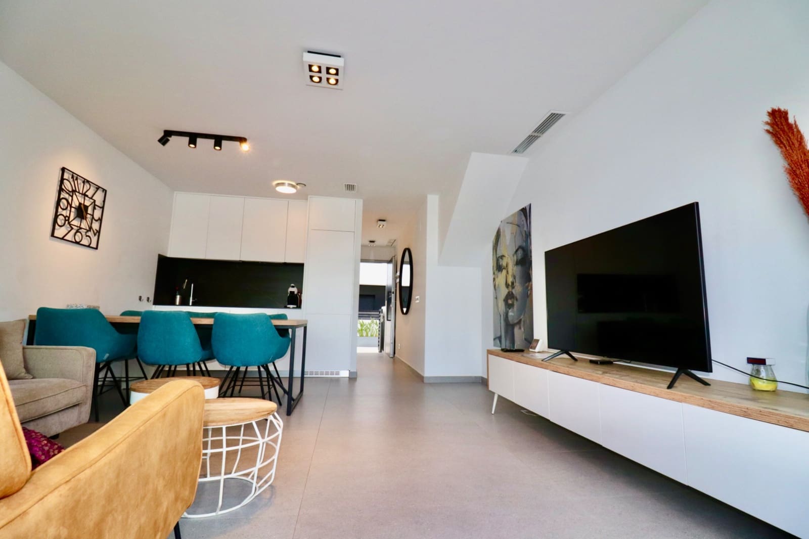 3 soveværelse Lejlighed til salg i Guardamar del Segura med swimmingpool garage - € 375.000 (Ref: 9358982)