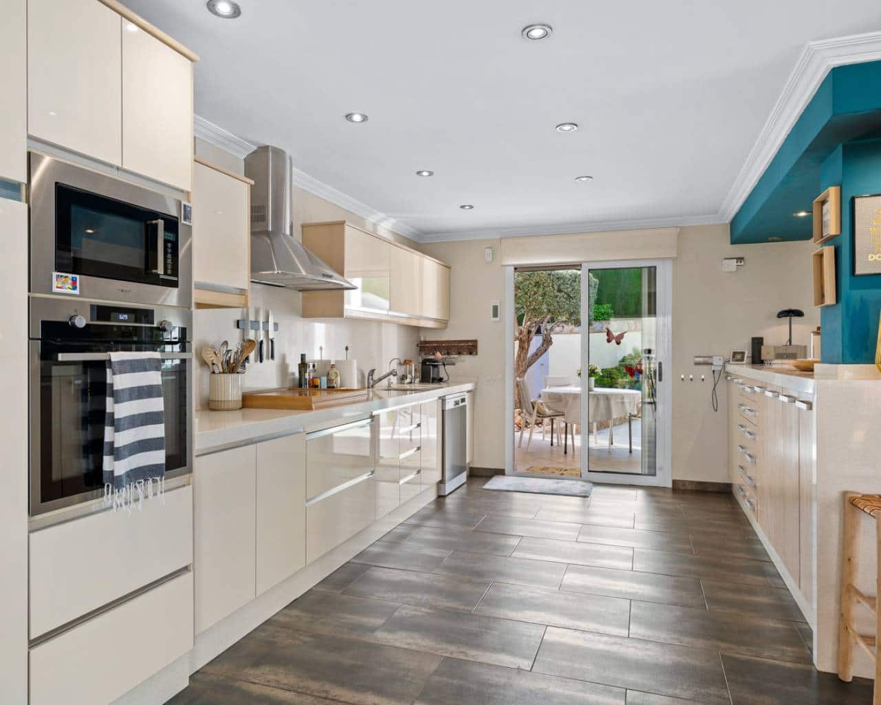 5 sypialnia Willa na sprzedaż w Algorfa z basenem garażem - 770 000 € (Ref: 9362878)