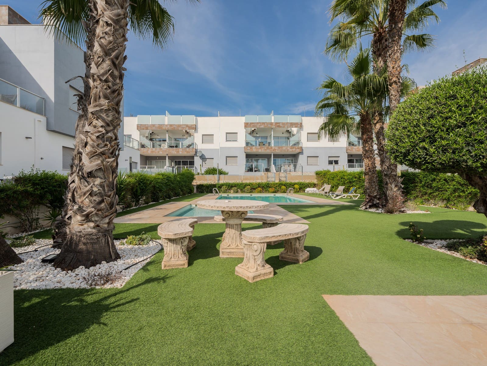 Apartamento de 2 habitaciones en Orihuela Costa en venta con piscina garaje - 289.000 € (Ref: 9362881)