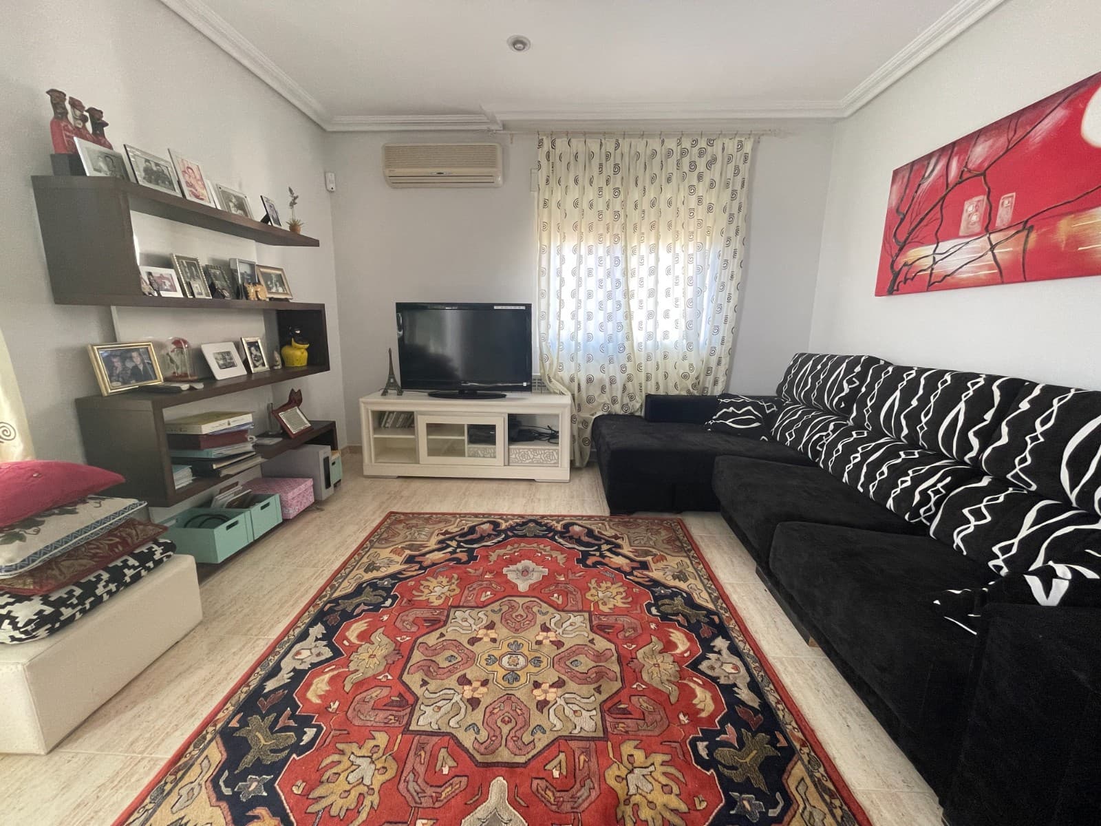 4 bedroom Villa for sale in Guardamar del Segura with pool - € 410,000 (Ref: 9371251)