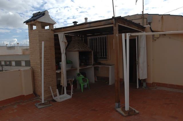 4 bedroom Townhouse for rent in Crevillente / Crevillent - € 600 (Ref: 9372352)