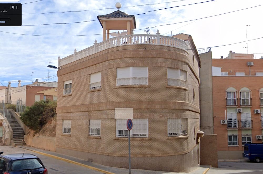 4 bedroom Townhouse for rent in Crevillente / Crevillent - € 600 (Ref: 9372352)