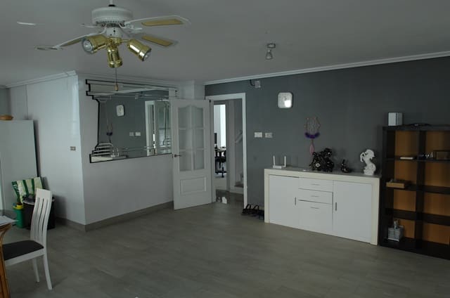 Casa de 4 habitaciones en Crevillente / Crevillent en alquiler - 600 € (Ref: 9372352)