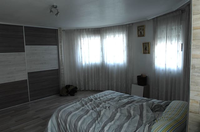 Casa de 4 habitaciones en Crevillente / Crevillent en alquiler - 600 € (Ref: 9372352)