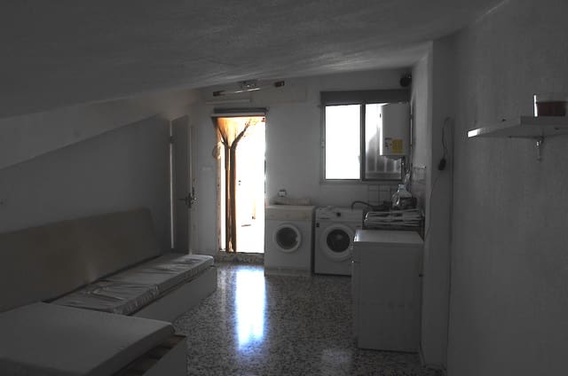 Casa de 4 habitaciones en Crevillente / Crevillent en alquiler - 600 € (Ref: 9372352)