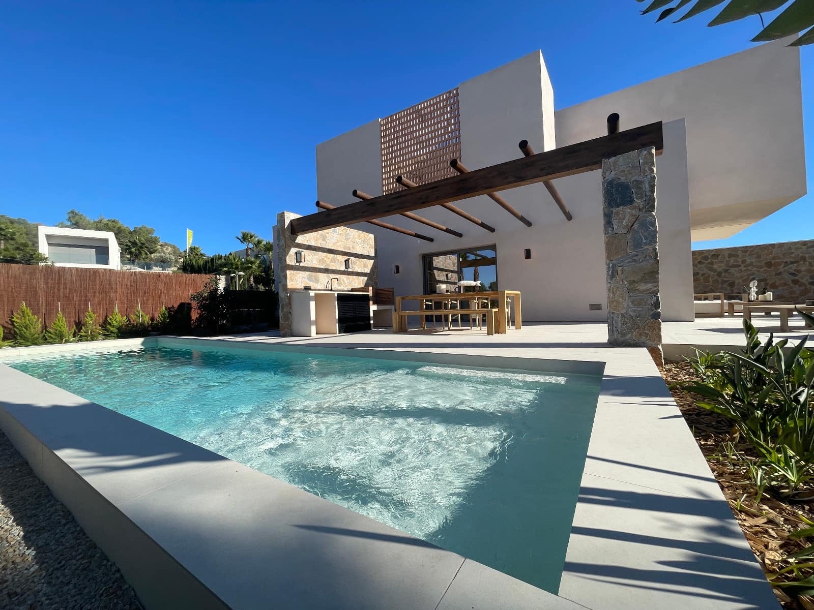 3 quarto Moradia Geminada para venda em Las Colinas Golf com piscina - 750 000 € (Ref: 9372353)