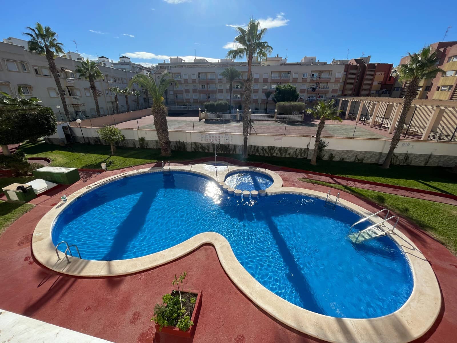 2 soverom Leilighet til salgs i Torrevieja med svømmebasseng - € 141 000 (Ref: 9395349)