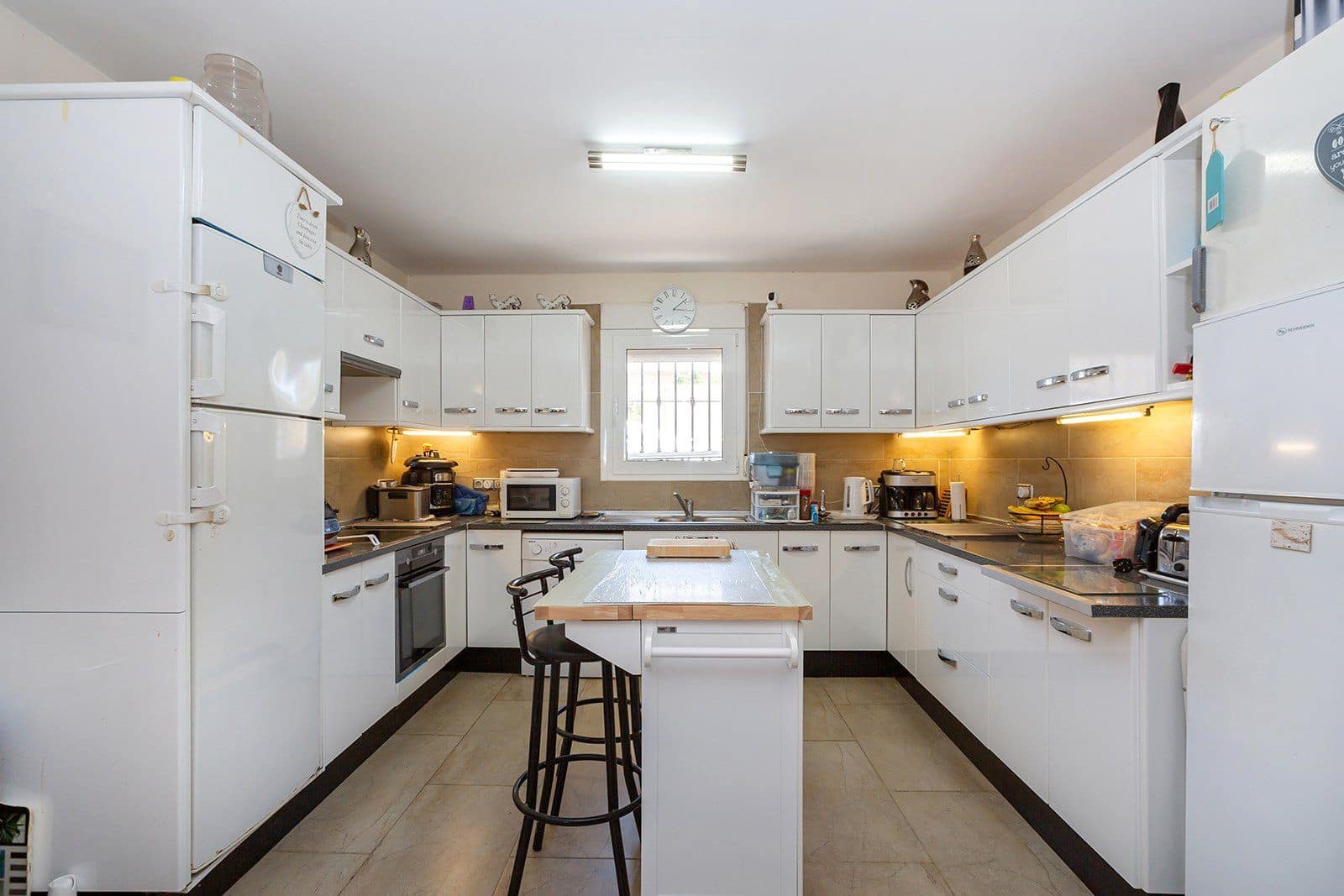 6 bedroom Villa for sale in Los Balcones with pool garage - € 610,000 (Ref: 9395794)