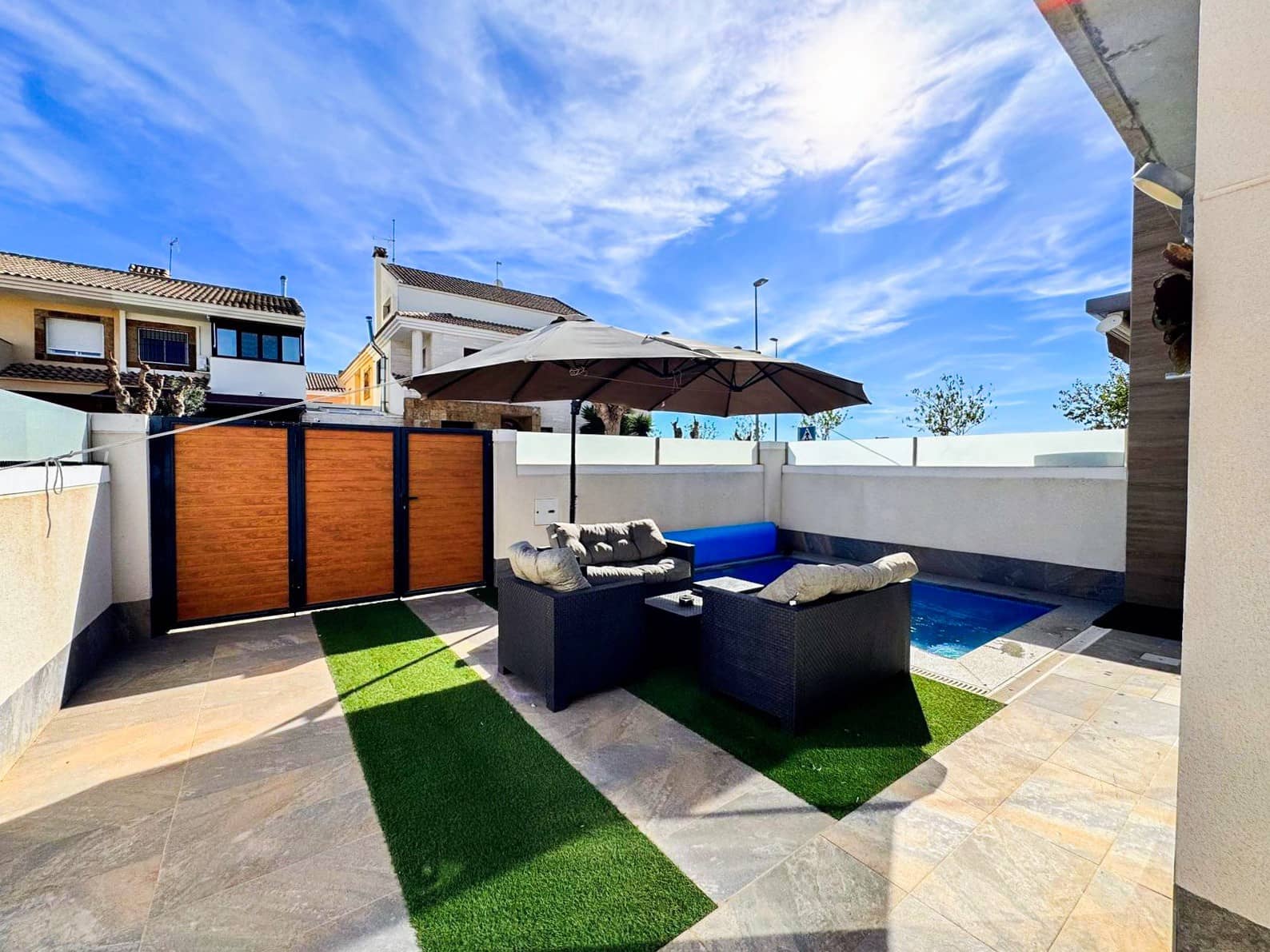 3 quarto Casa em Banda para venda em Pilar de la Horadada com piscina garagem - 395 000 € (Ref: 9395802)