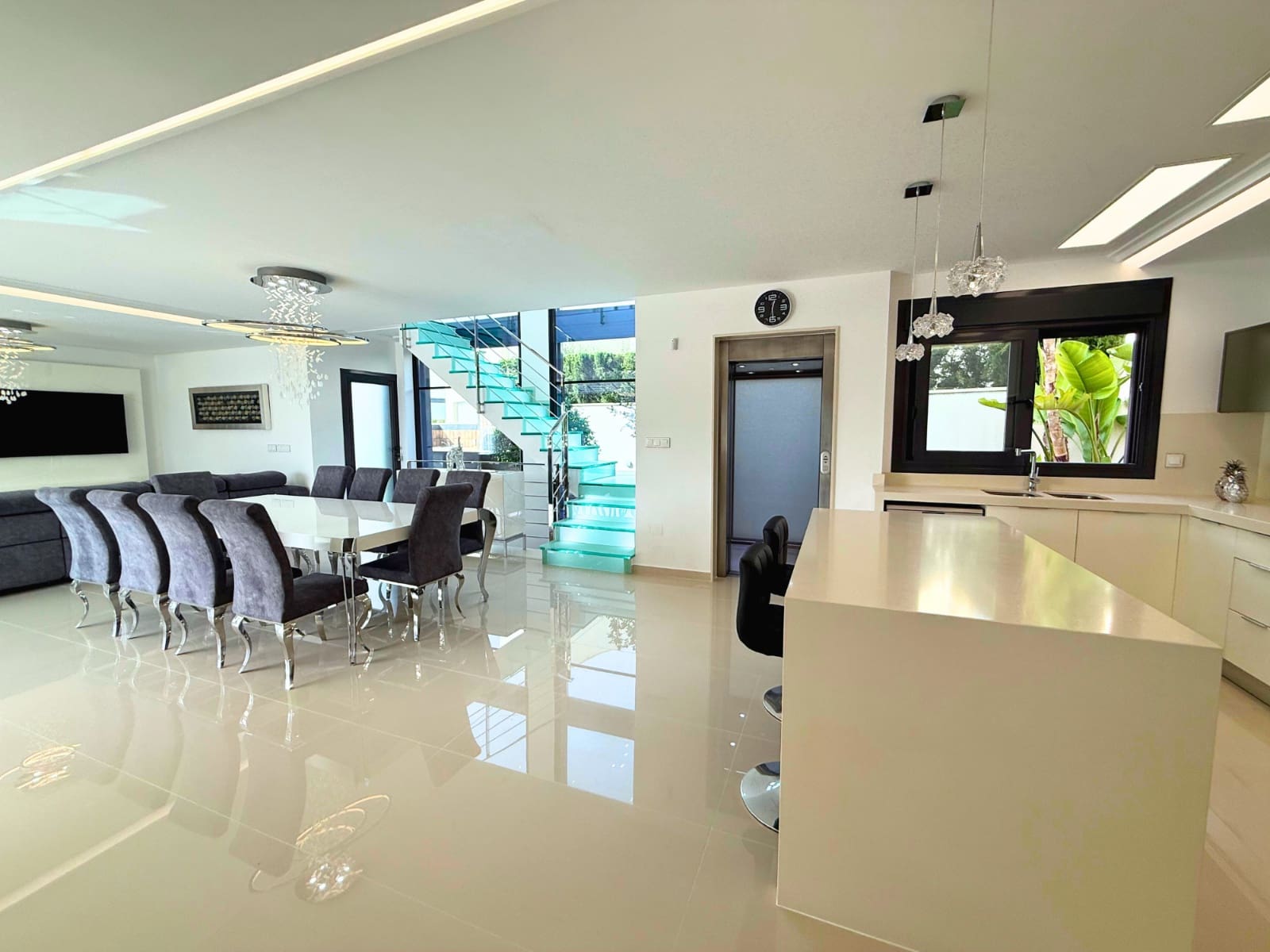 5 quarto Moradia para venda em San Miguel de Salinas com piscina garagem - 849 000 € (Ref: 9395806)