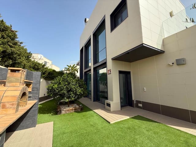 5 quarto Moradia para venda em San Miguel de Salinas com piscina garagem - 849 000 € (Ref: 9395806)