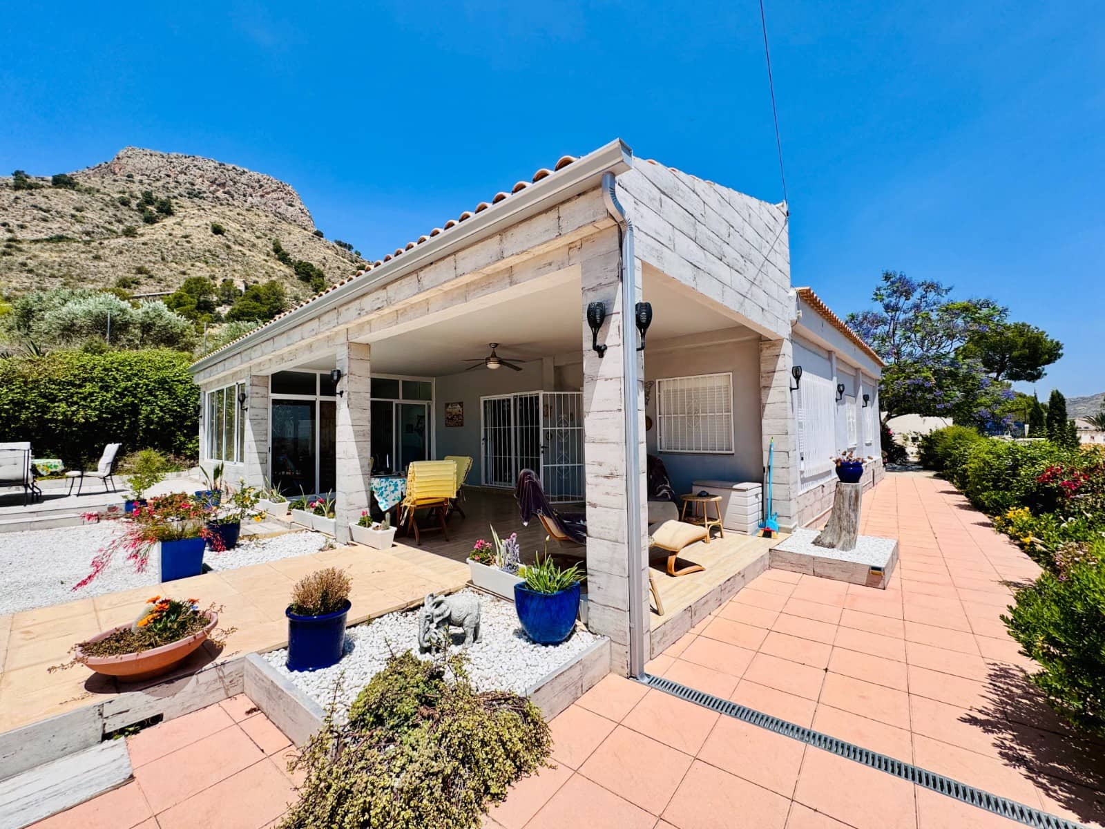 Chalet de 4 habitaciones en Aspe en venta con piscina - 395.000 € (Ref: 9406328)