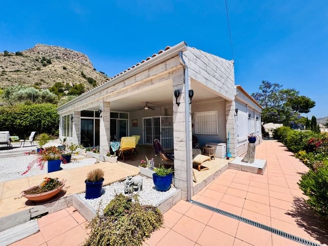 Chalet de 4 habitaciones en Aspe en venta con piscina - 395.000 € (Ref: 9406328)