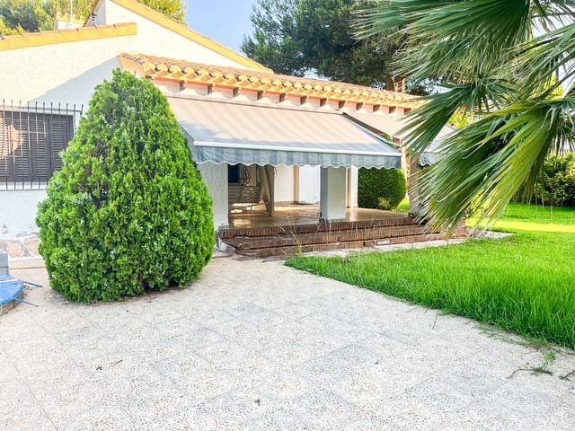 4 soverom Villa til salgs i Punta Prima, Orihuela med svømmebasseng - € 824 000 (Ref: 9406331)