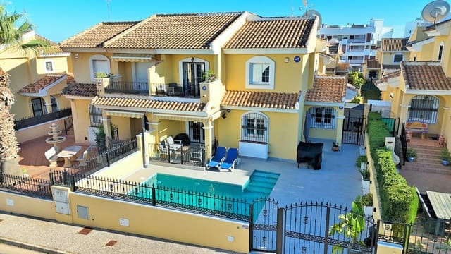 Chalet de 3 habitaciones en Villamartin, Orihuela en venta con piscina - 375.000 € (Ref: 9406334)