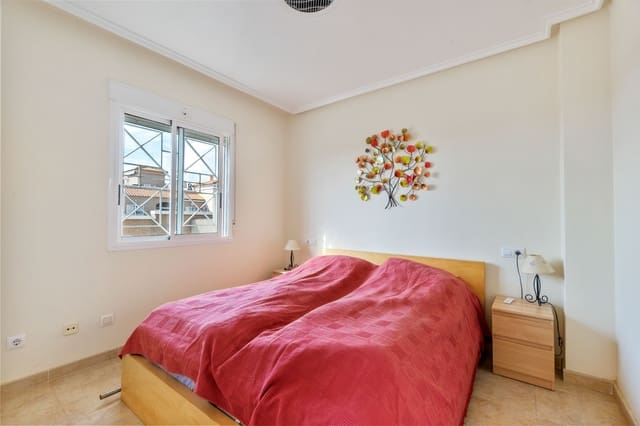 4 bedroom Townhouse for sale in Aguas Nuevas, Torrevieja with pool - € 259,000 (Ref: 9422084)