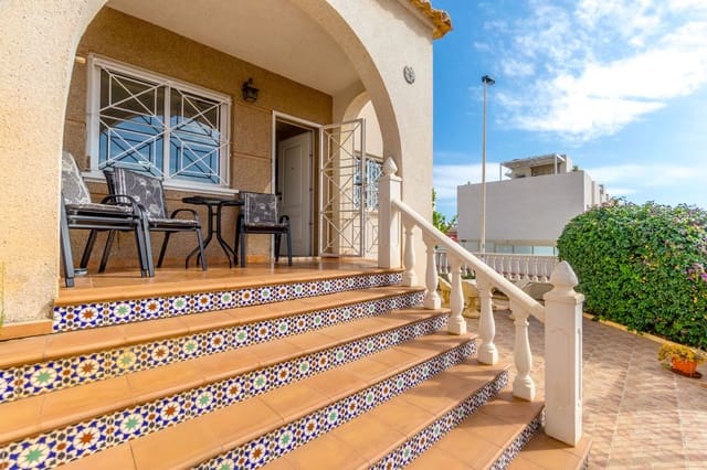 4 bedroom Townhouse for sale in Aguas Nuevas, Torrevieja with pool - € 259,000 (Ref: 9422084)