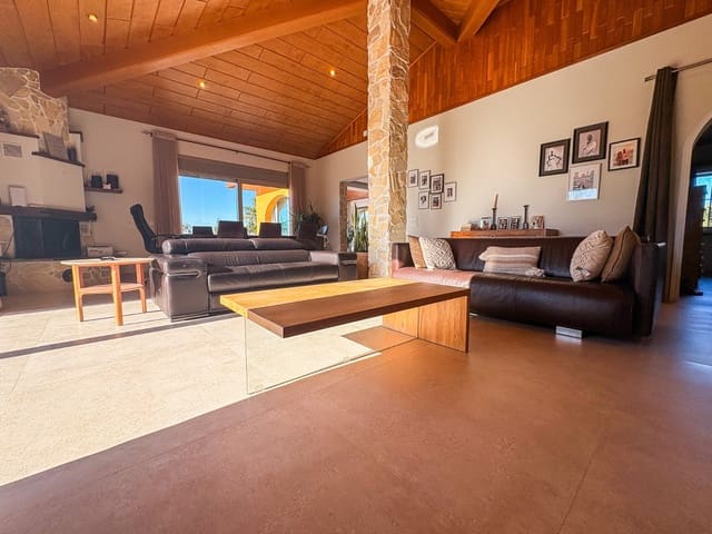 6 soveværelse Villa til salg i Las Bayas, Elche / Elx med swimmingpool garage - € 825.000 (Ref: 9422109)