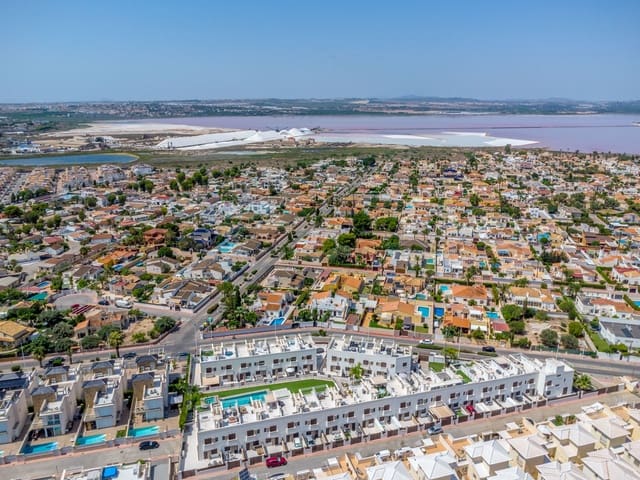 3 soveværelse Byhus til salg i El Chaparral - La Siesta - La Torreta, Torrevieja med swimmingpool - € 315.000 (Ref: 9422112)