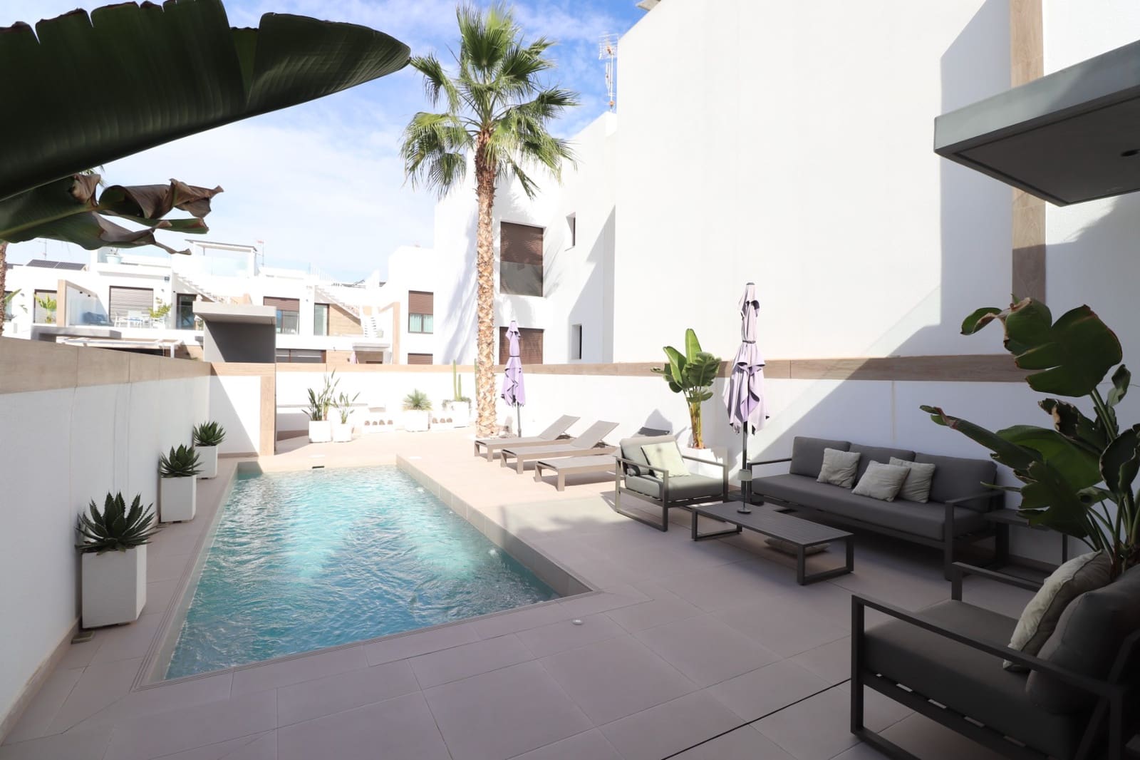 3 bedroom Townhouse for sale in Benijofar with pool garage - € 394,950 (Ref: 9436963)
