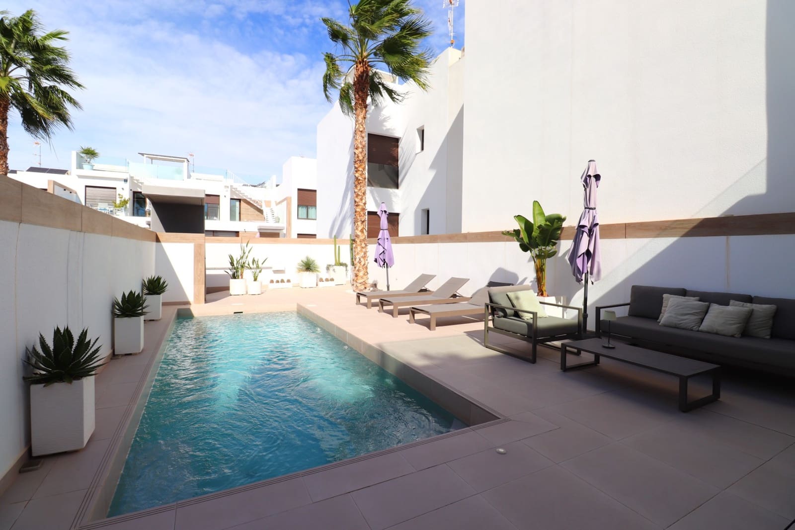 3 bedroom Townhouse for sale in Benijofar with pool garage - € 394,950 (Ref: 9436963)