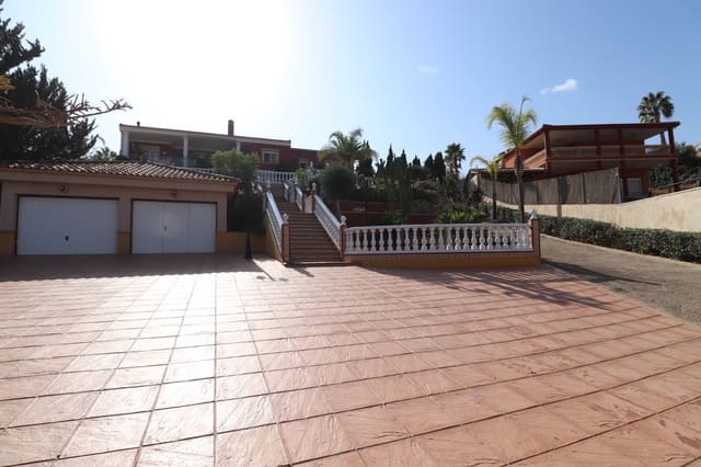 3 bedroom Villa for sale in Algorfa with pool garage - € 549,500 (Ref: 9446230)