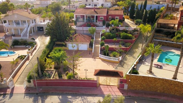 3 bedroom Villa for sale in Algorfa with pool garage - € 549,500 (Ref: 9446230)