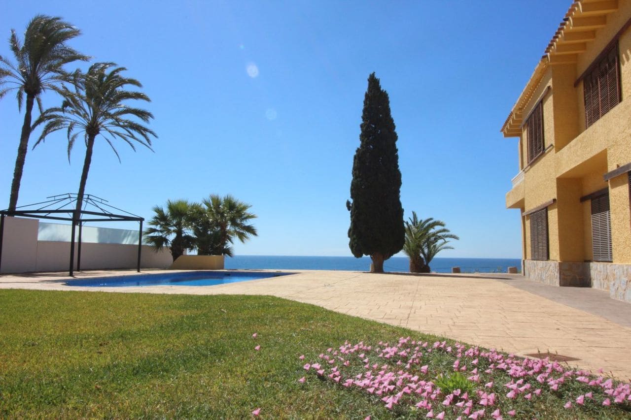8 bedroom Villa for sale in Cabo Roig with pool - € 2,100,000 (Ref: 9448752)