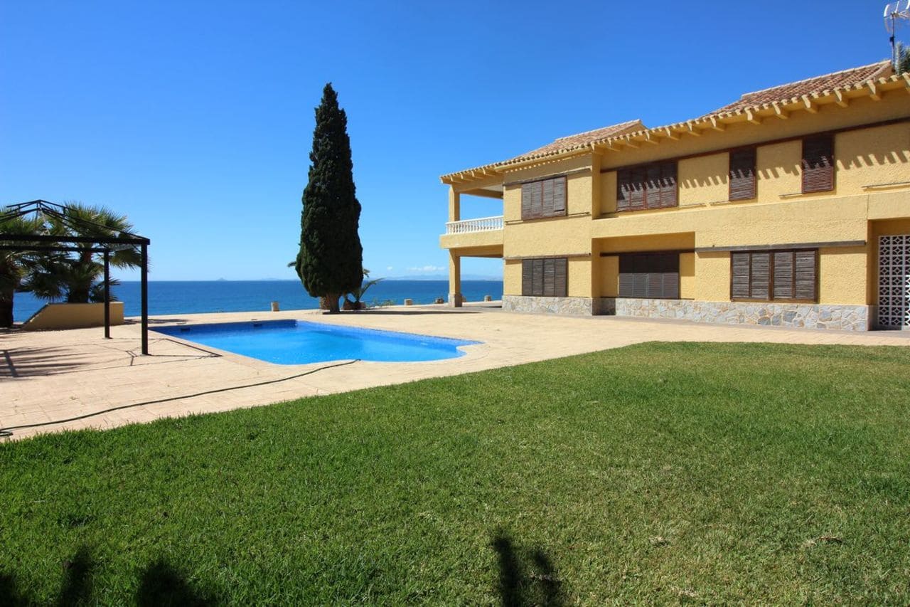 8 bedroom Villa for sale in Cabo Roig with pool - € 2,100,000 (Ref: 9448752)