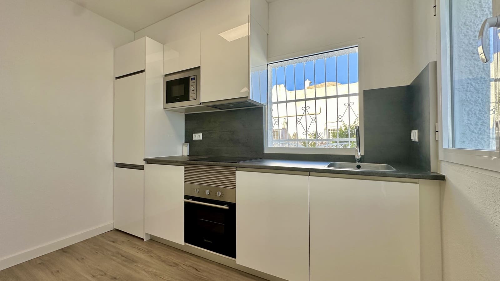 2 slaapkamer Huis te koop in Filipinas - € 199.000 (Ref: 9451814)