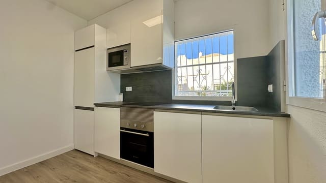 2 slaapkamer Huis te koop in Las Filipinas - € 199.000 (Ref: 9451814)