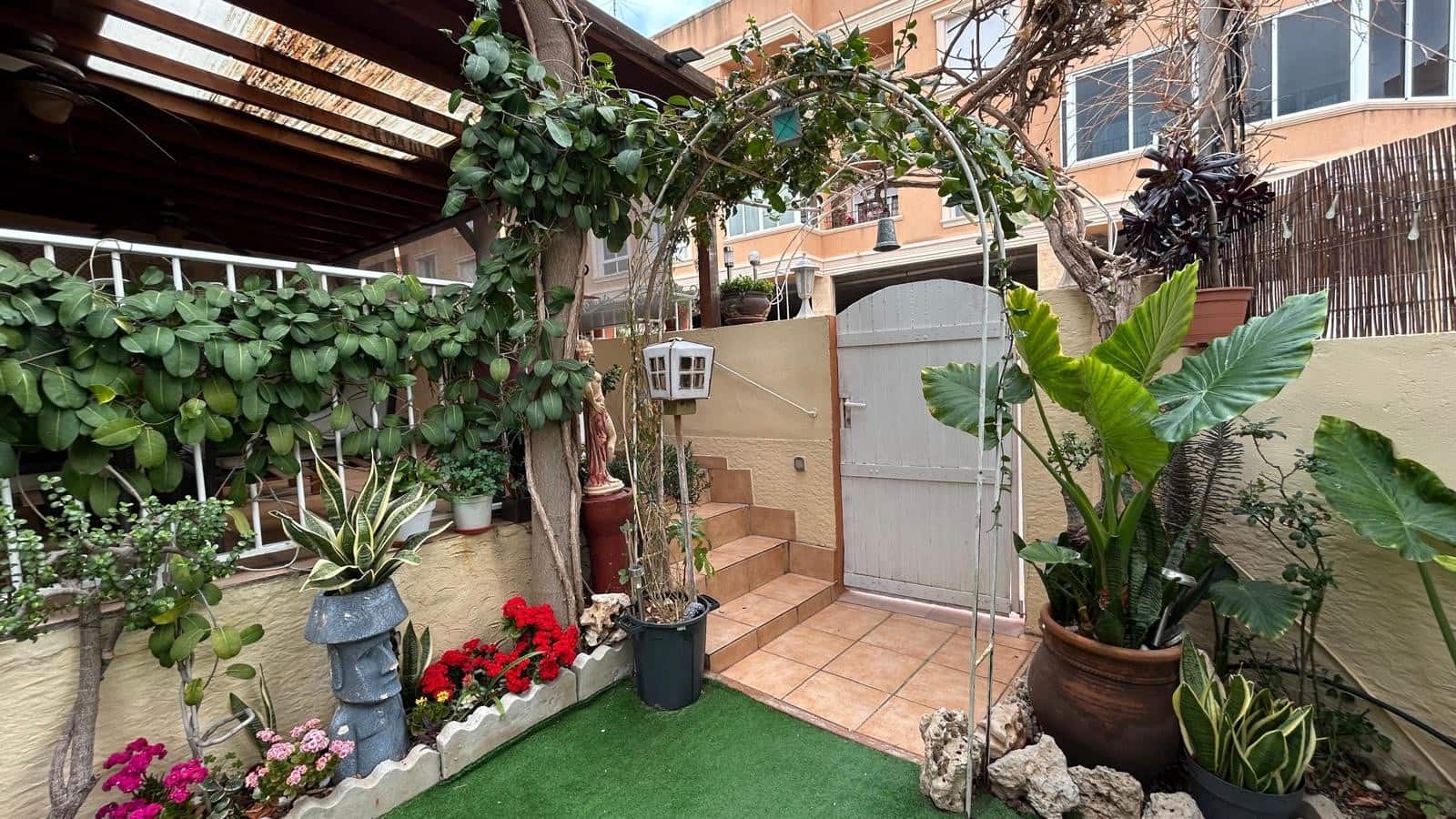 3 bedroom Villa for sale in Los Montesinos with garage - € 275,000 (Ref: 9461870)