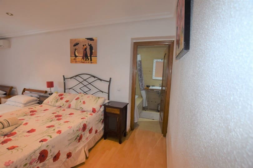 5 Zimmer Villa zu verkaufen in Pueblo Bravo mit Pool Garage - 899.000 € (Ref: 9462953)