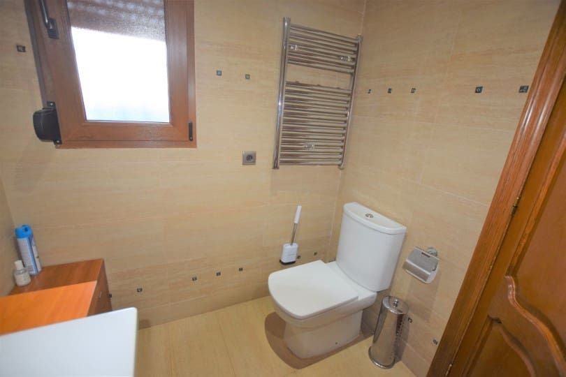 5 Zimmer Villa zu verkaufen in Pueblo Bravo mit Pool Garage - 899.000 € (Ref: 9462953)