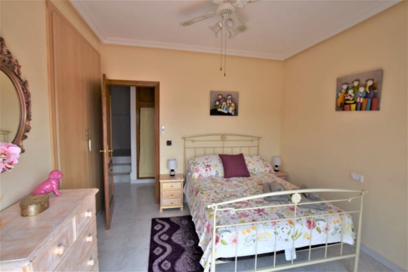 5 Zimmer Villa zu verkaufen in Pueblo Bravo mit Pool Garage - 899.000 € (Ref: 9462953)