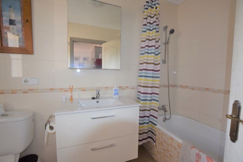 5 Zimmer Villa zu verkaufen in Pueblo Bravo mit Pool Garage - 899.000 € (Ref: 9462953)