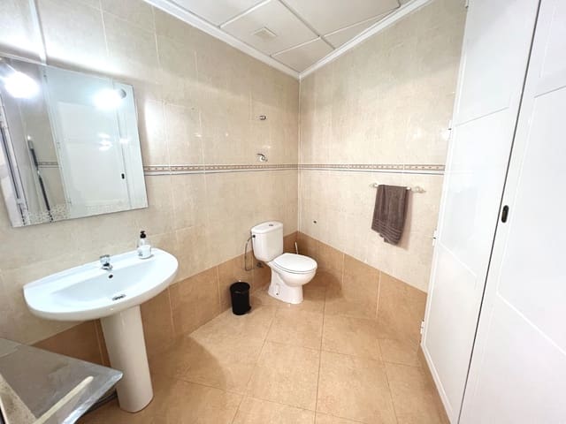 Kommersiell till salu i Zona Pueblo, Guardamar del Segura - 99 000 € (Ref: 9462960)