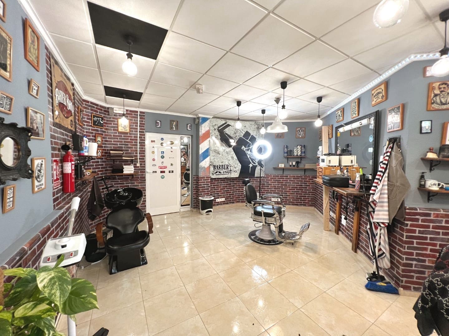 Commercial for sale in Guardamar del Segura - € 99,000 (Ref: 9462960)