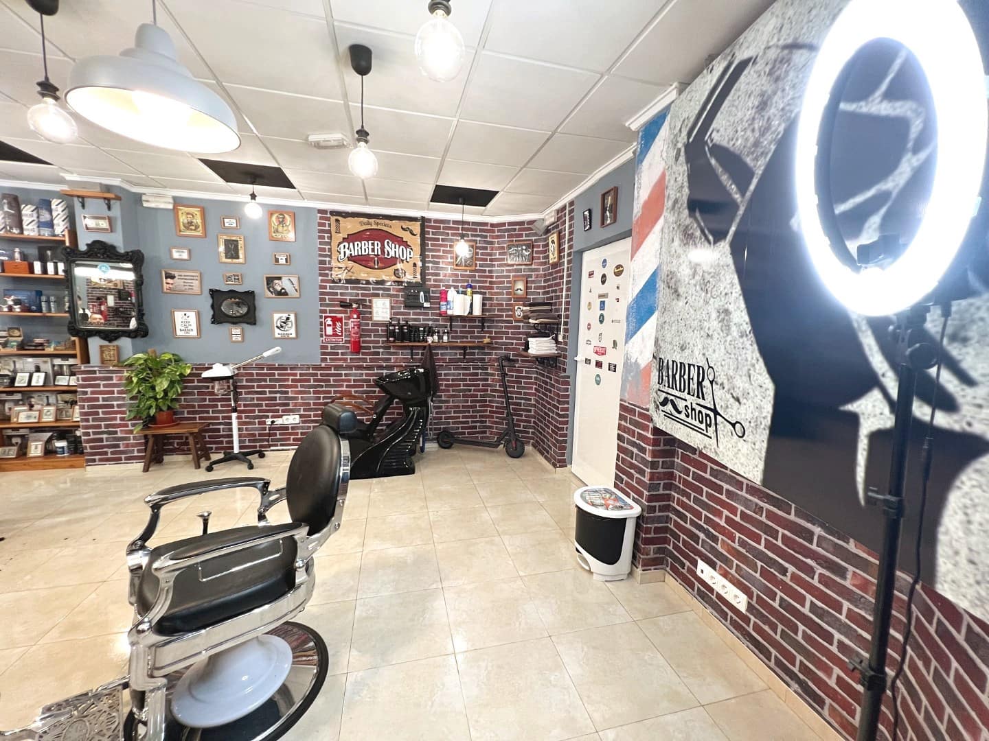 Commercial for sale in Guardamar del Segura - € 99,000 (Ref: 9462960)