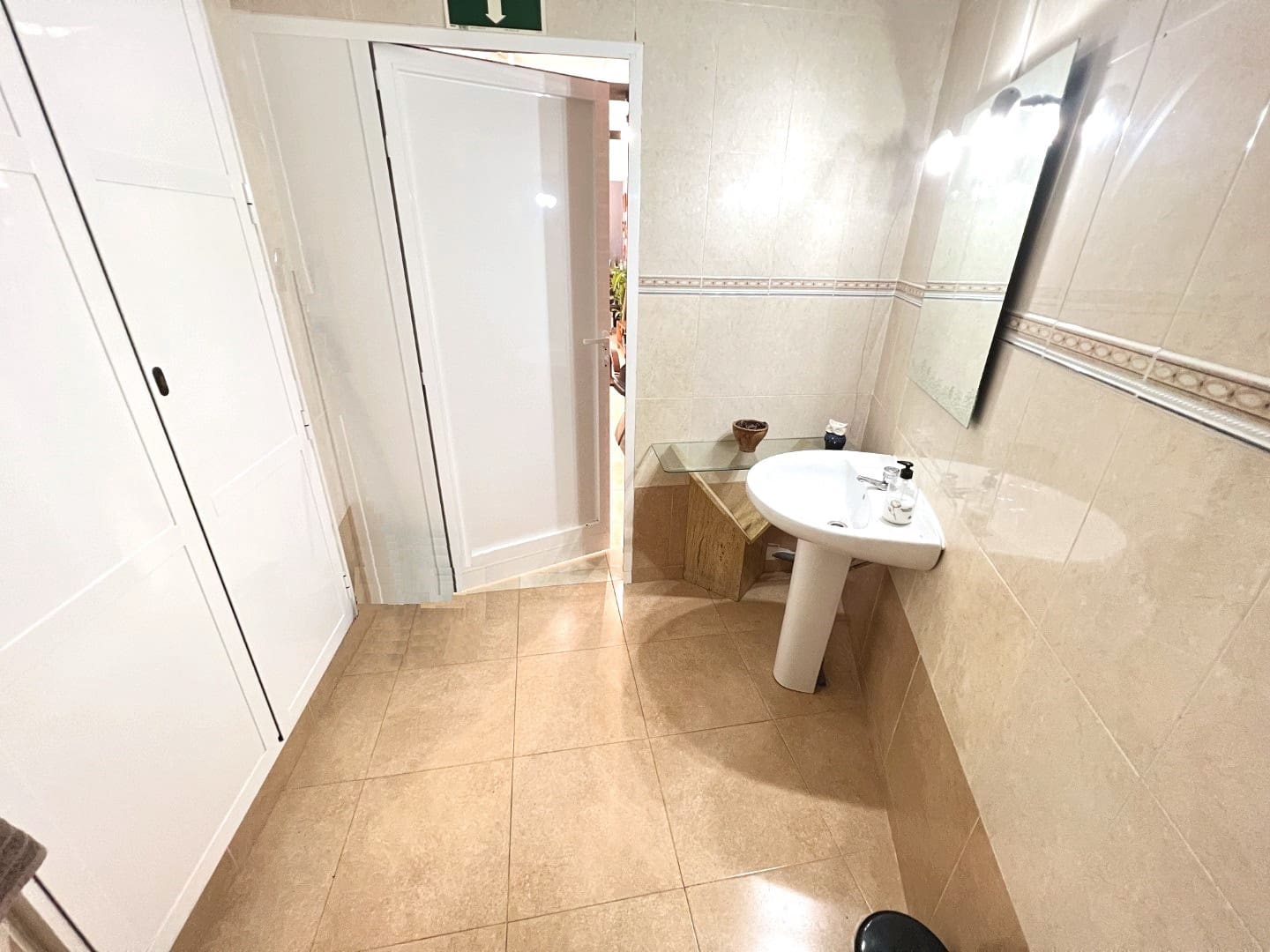 Commercial for sale in Guardamar del Segura - € 99,000 (Ref: 9462960)