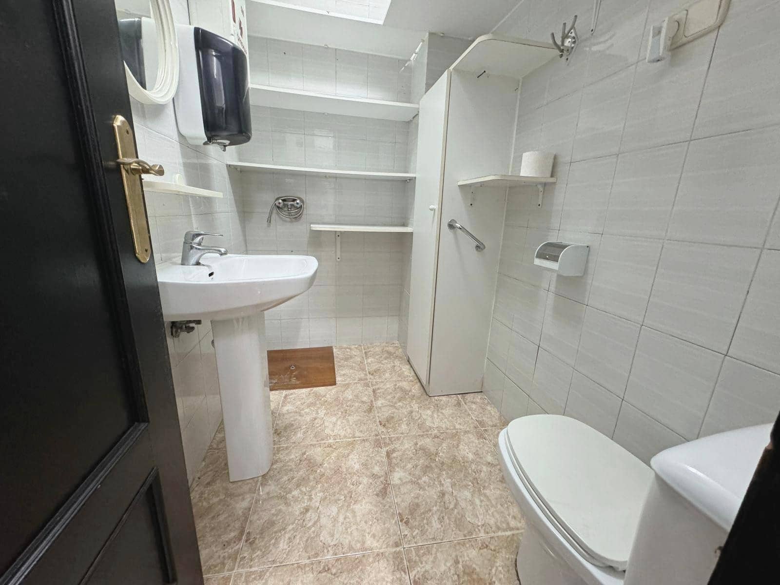 Commercial for sale in Guardamar del Segura - € 220,000 (Ref: 9462961)