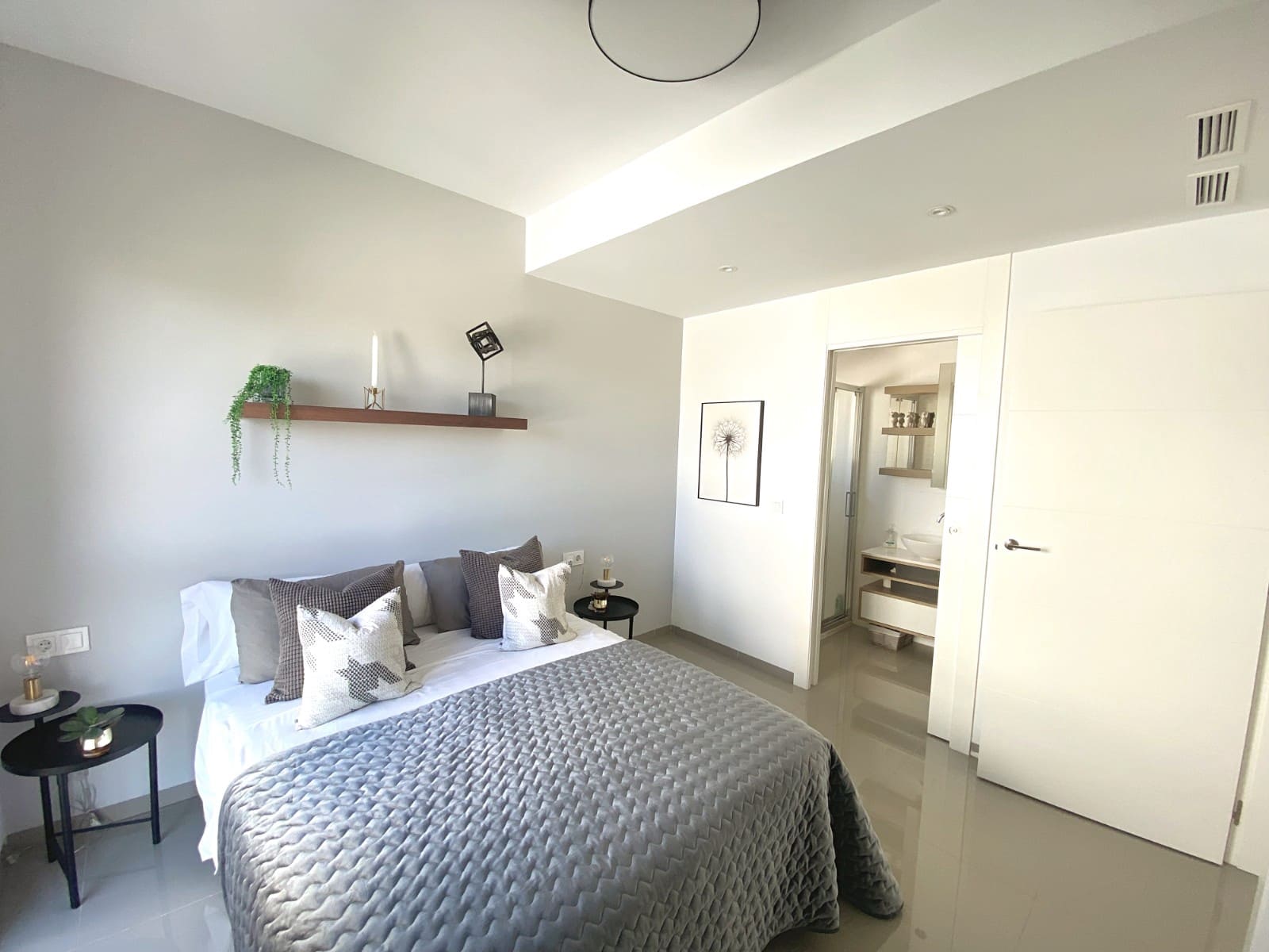 3 bedroom Villa for sale in Dona Pepa with pool - € 525,000 (Ref: 9462965)